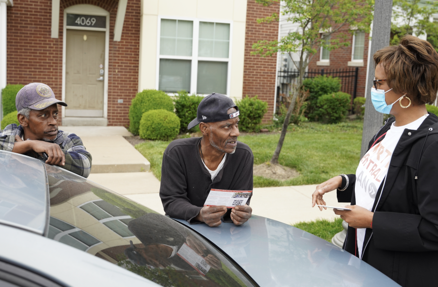 Laurna talking with neighbors